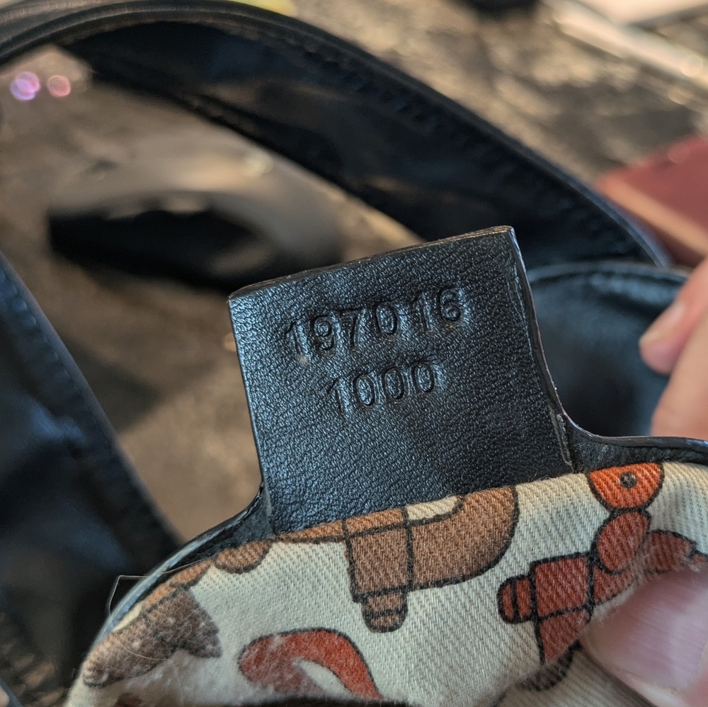 Gucci Authentic Vintage Hand Black LeatherMonogram - Picture 7 of 16